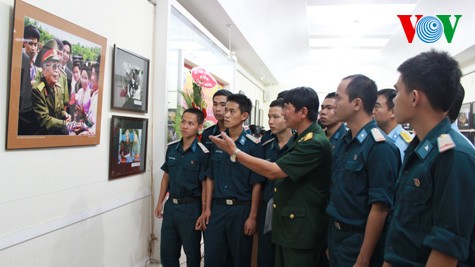 Exposition «Le général Vo Nguyen Giap, l’ainé de l’armée populaire du Vietnam» - ảnh 2